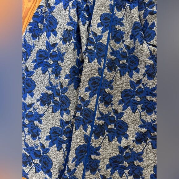 Gabrielle Union Jacquard Robe - Picture 3 of 8